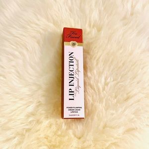 Too Faced Plumping Liquid Lipstick in It’s so Big!